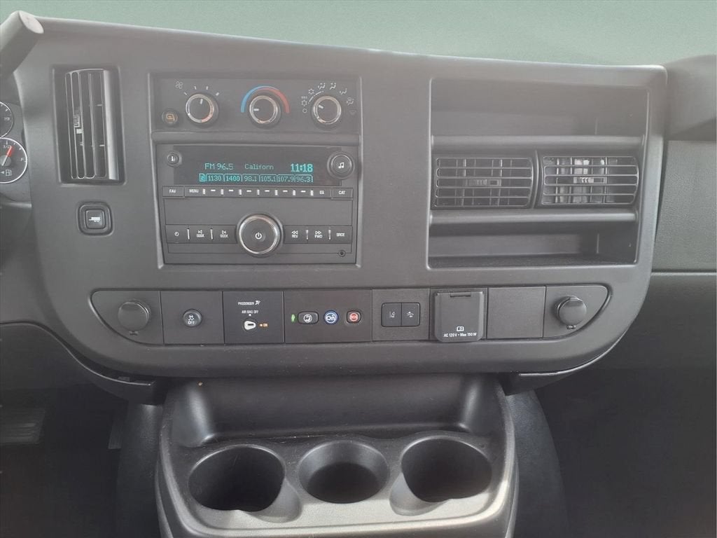 2024 Chevrolet Express Passenger 3500 1LT